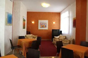 Hotel The Click - Art & Colors Cazzago (Pianiga)